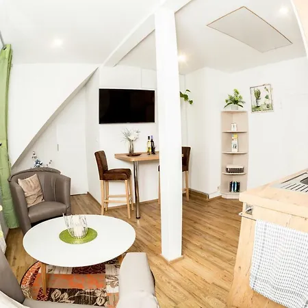Apartment Ferienwohnung Am Stadtpark *